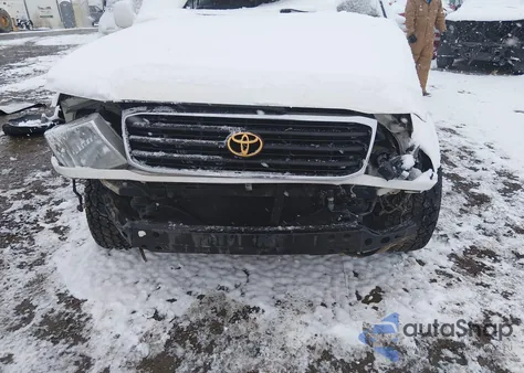 1999 Toyota Land Cruiser z USA, uszkodzony, nr VIN JT3HT05J8X0052650